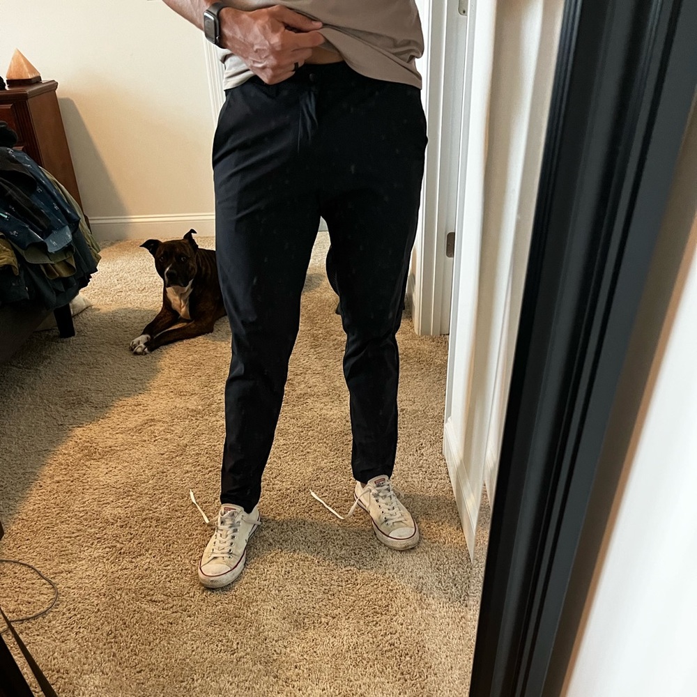 Lululemon ABC pants. Black. Size 32. Classic fit. Lightly worn.